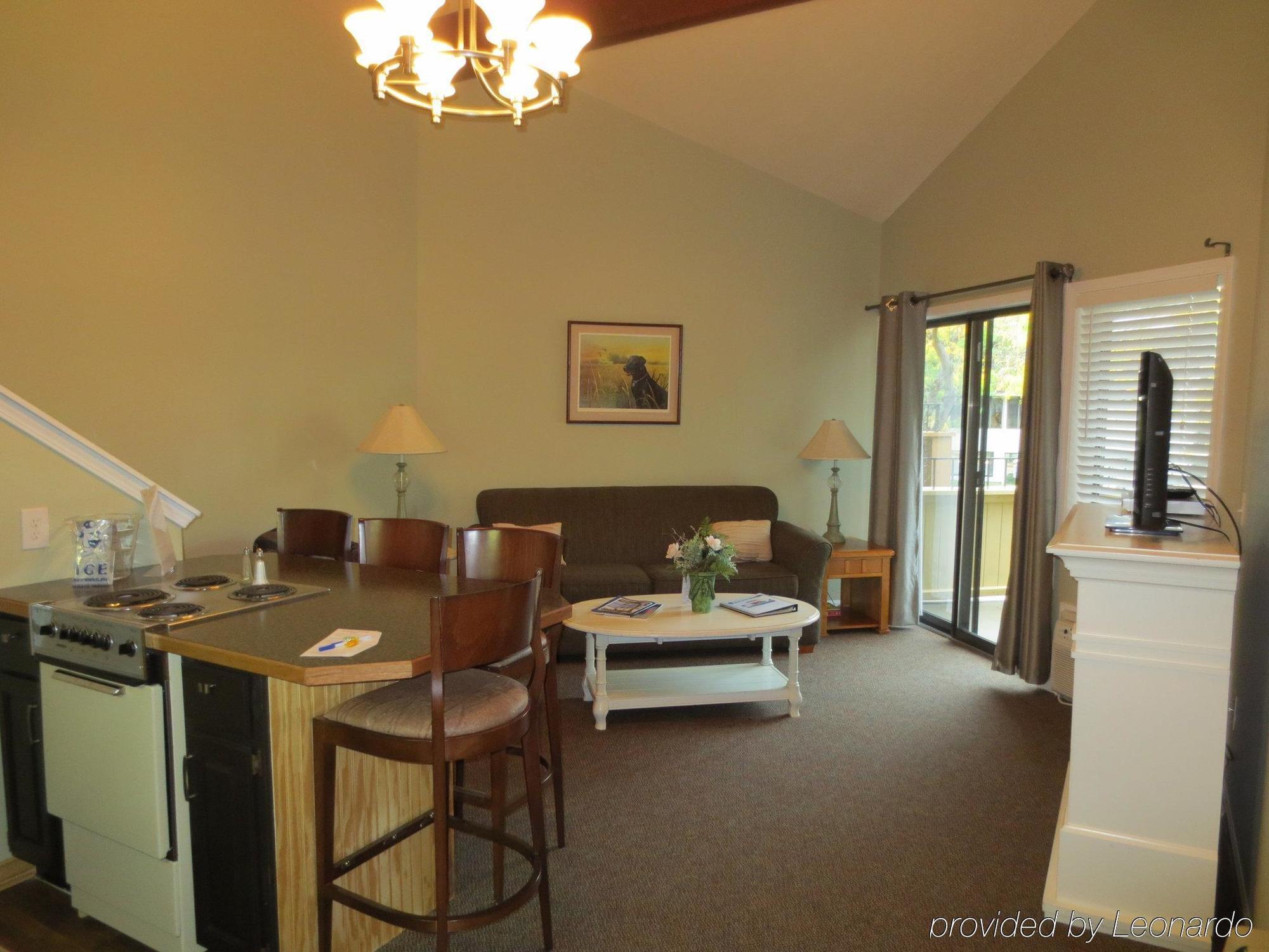 Pointes North Inn Charlevoix Extérieur photo