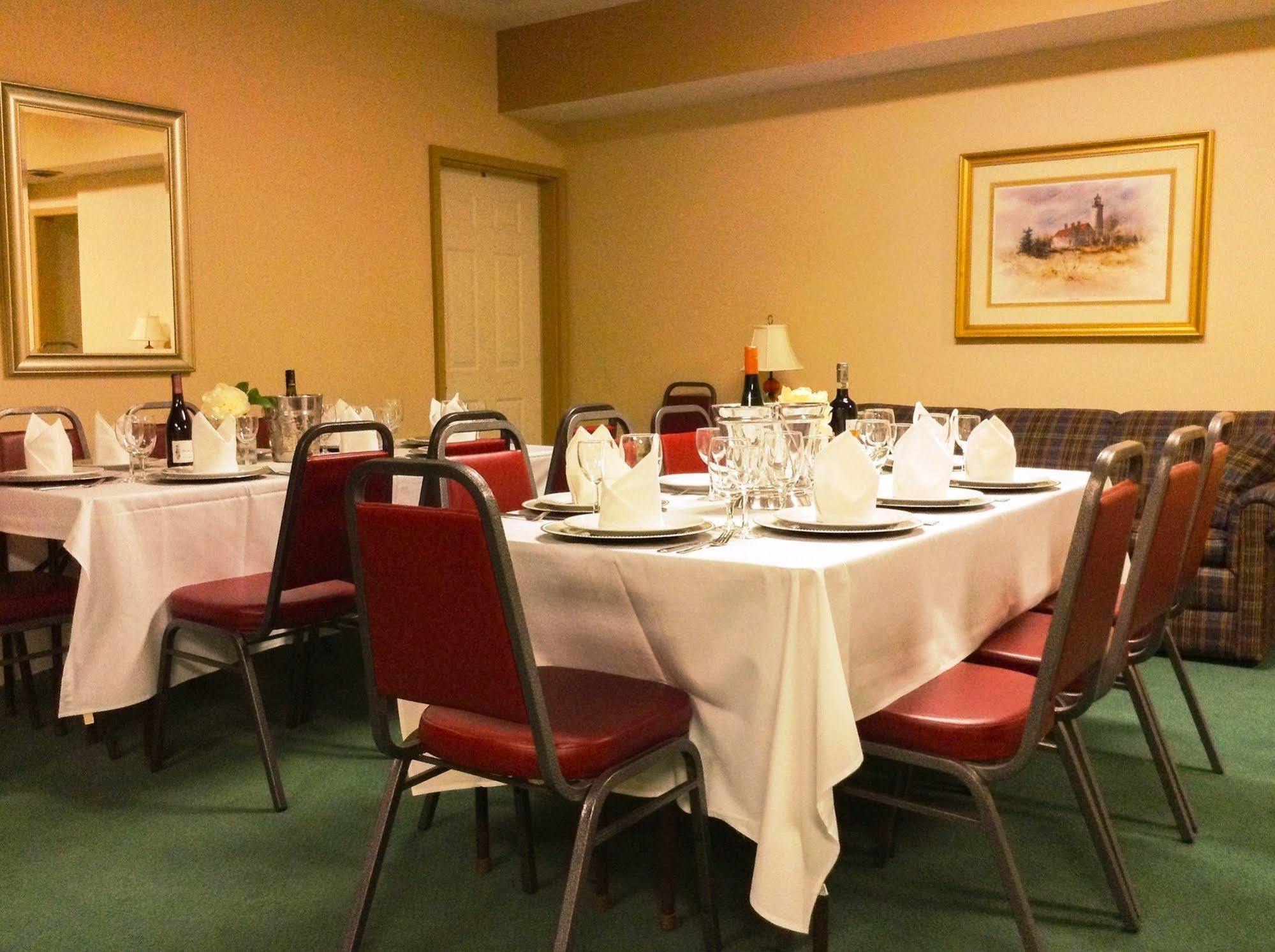 Pointes North Inn Charlevoix Extérieur photo