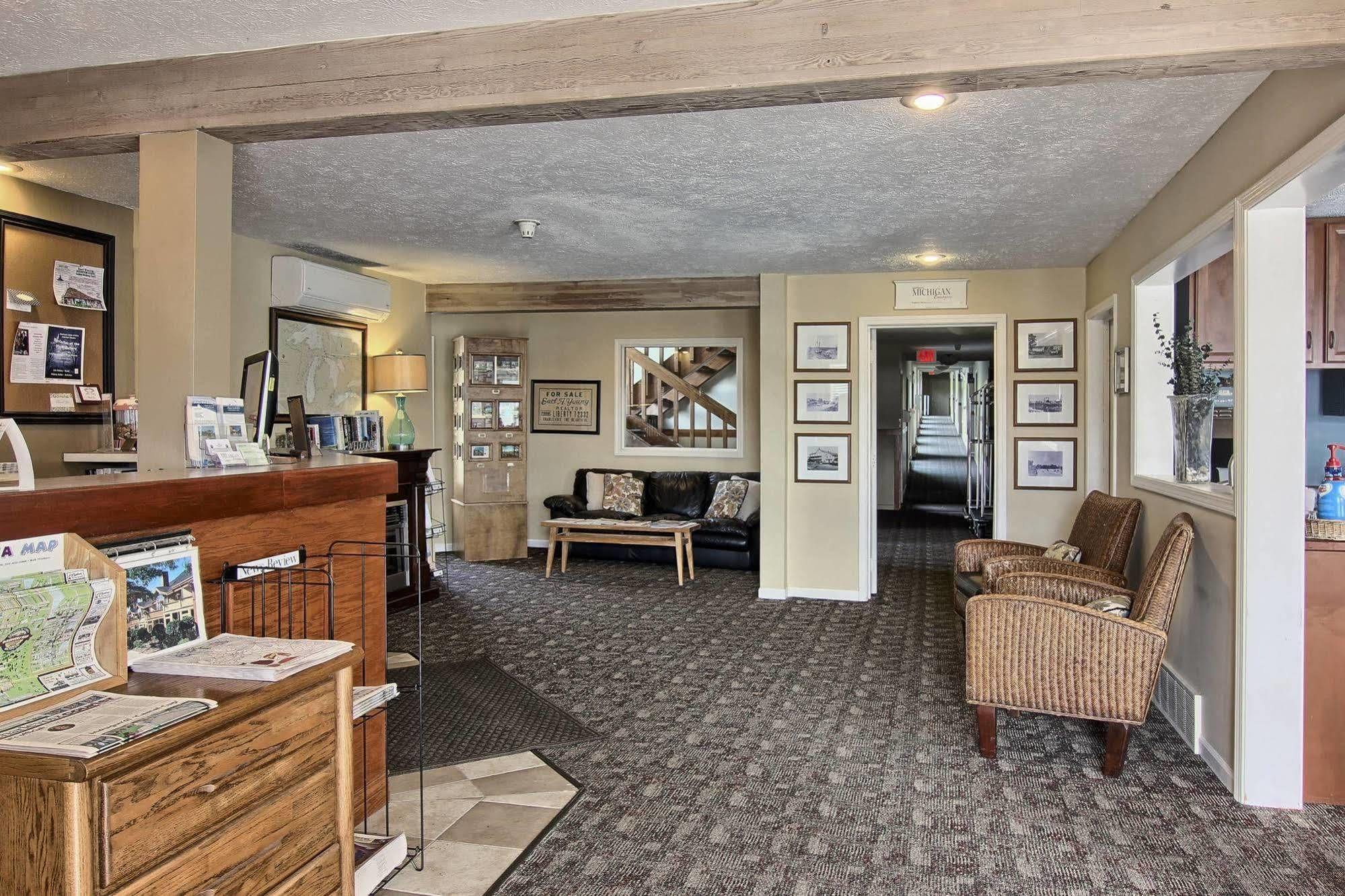 Pointes North Inn Charlevoix Extérieur photo